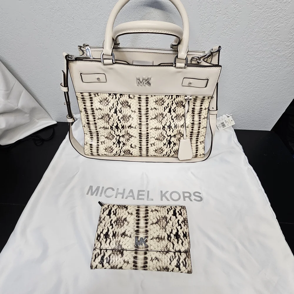 Michael Kors Cream and Tan Snake Print Wallet Genuine Leather - Picture 3 of 7